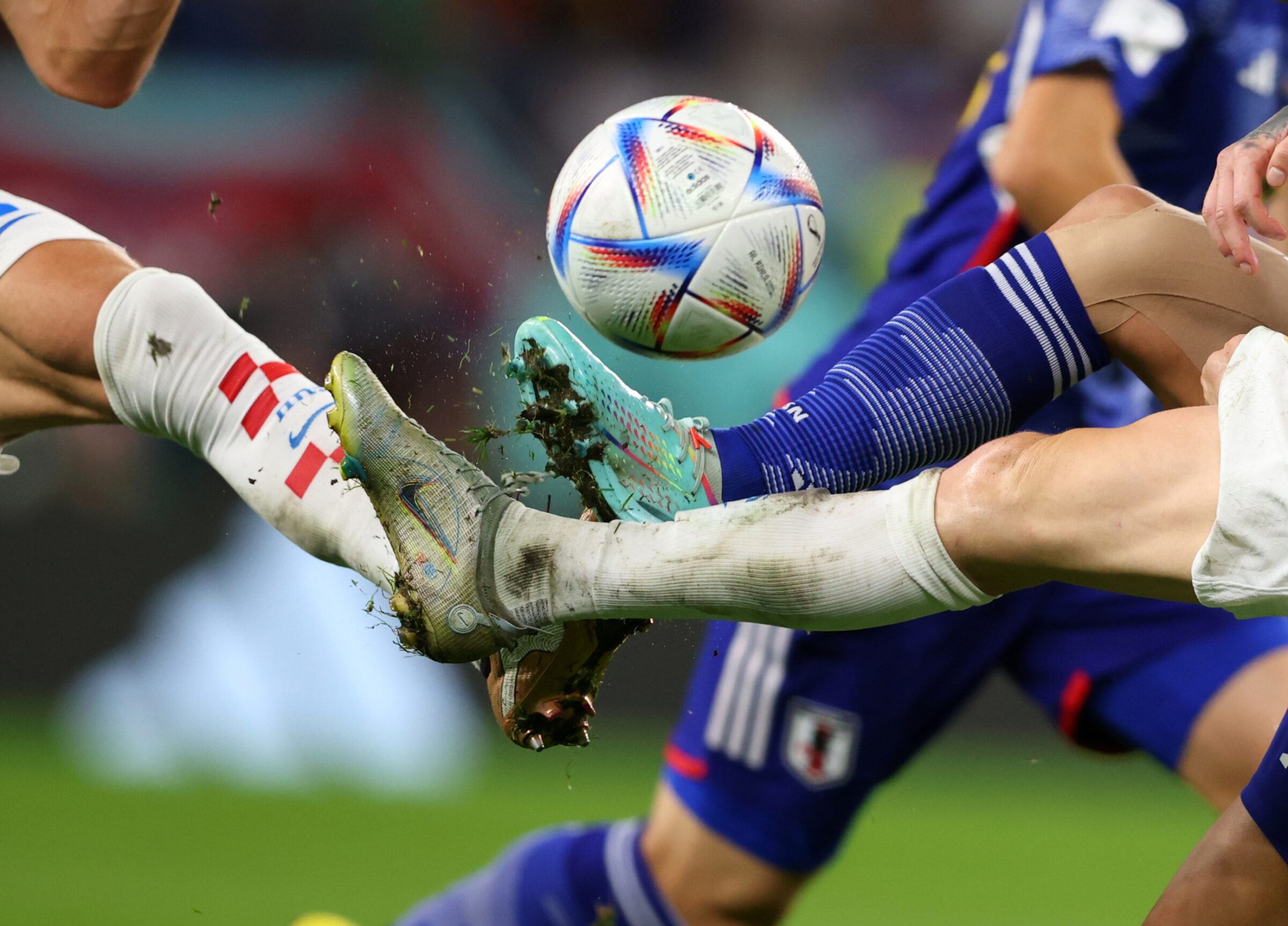 Fußball-Tracking-Geräte können an den Spielern und am Ball angebracht werden und liefern viele Informationen über Schüsse.