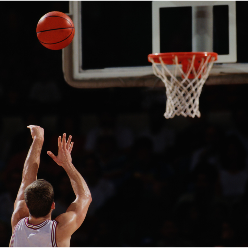 Es gibt viele Arten von Basketballwürfen, die während eines Spiels oder Trainings gemacht werden, aber jetzt nutzen Trainer Sportanalysen, um ihren Spielern zu helfen, alles zu verbessern, von 3-Punkt-Würfen bis zu umstrittenen Layups.